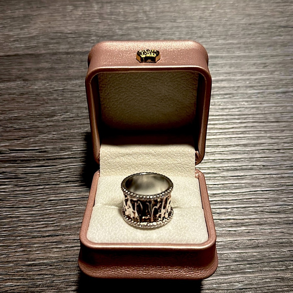 Hammered two tone Ring with CZ stones
